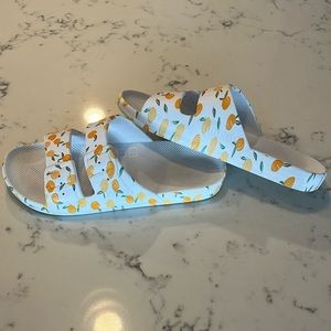 Freedom Moses sandals. Size 6-7. Like new!